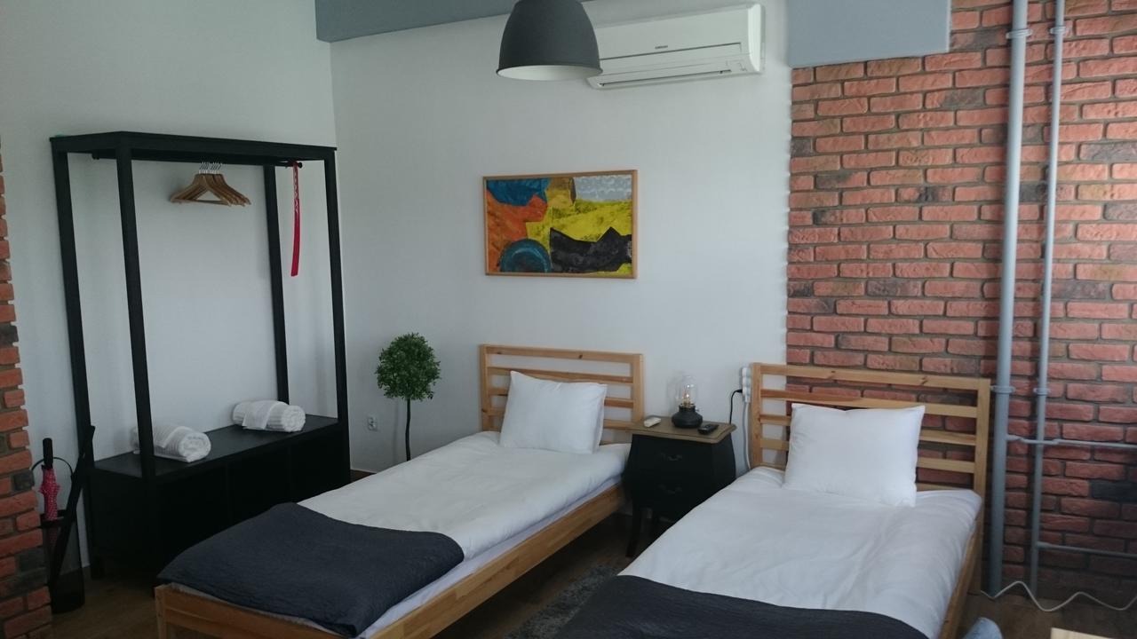 Hostel W5 พอซนาน ภายนอก รูปภาพ